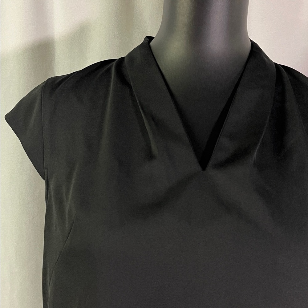 Ann Taylor Factory Black Split V-Neck Cap Sleeve Shift Dress - Picture 5 of 16